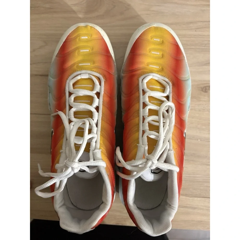 Nike Air Max Plus TN HF5180-100 Unisex Kids 7Y Orange Yellow Gradient Sneakers
